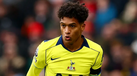João Souza, lateral brasileiro de 20 anos, tem o futuro indefinido no Tottenham