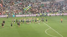 A coreografia com jogadores e adeptos do Sporting no Estádio Algarve após a goleada ao Nottingham