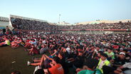 Adeptos no Estádio Mohamed Ferhani, em Bab El Oued