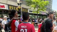 Portugal com forte apoio à porta do hotel em Toronto