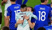 Cristiano Ronaldo consolou Modric