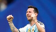 Messi não segurou as lágrimas após a vitória da Argentina sobre o Egito