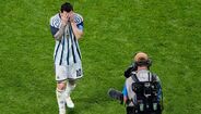 Messi não segurou as lágrimas após a vitória da Argentina sobre o Egito