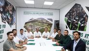 Equipa técnica à mesa com Tomaz Morais