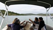 Prova de rio pelo Arade e cestos de picnic no restaurante Sueste