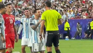 Messi de dedo em riste em momento tenso com João Pinheiro no Argentina-Suíça: «Fala bem comigo!»