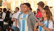 As melhores imagens do ambiente de festa na Fan Zone Betano durante o Inglaterra-Argentina