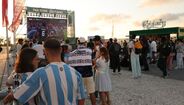 As melhores imagens do ambiente de festa na Fan Zone Betano durante o Inglaterra-Argentina