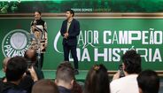 Abel Ferreira homenageado pelo Palmeiras