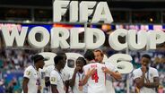 Jogadores da seleção de Inglaterra com as medalhas de bronze ao peito