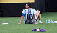Messi não conteve as lágrimas após a derrota com Espanha