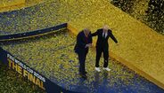 Trump entregou a taça de campeão
