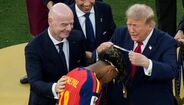 Trump entregou a taça de campeão