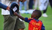 A alma da festa: irmão de Lamine Yamal não quis ficar fora dos festejos da conquista do Mundial