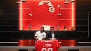 As imagens da apresentação de Jhon Durán como reforço do Benfica