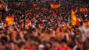 «Os reis do mundo»: 2 milhões de adeptos festejam glória da seleção espanhola nas ruas de Madrid