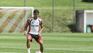 Amar Dedic na primeira sessão de treinos no Benfica Campus
