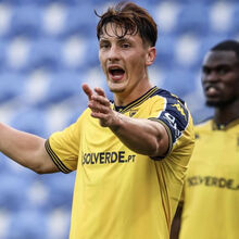 Agora é oficial: Felix Bacher deixa Estoril e ruma ao Lyon