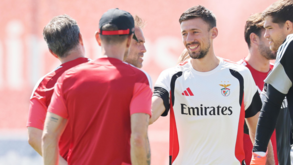 Lenglet fez o primeiro treino de águia ao peito e até já tem número: Benfica mostra bastidores