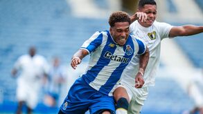 Namaso sai do FC Porto e assina em definitivo com o Auxerre