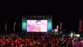 Depois da desilusão, a festa: Fan Zone Betano Medialivre em Gaia explode com golo de Cristiano Ronaldo