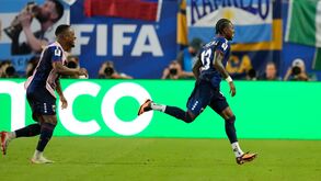 Sidny Lopes Cabral festeja golaço frente à Argentina
