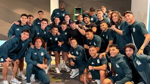 A seleção mexicana com SteveWillDoit 
