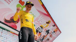 Francesa Berteau vence Volta a Portugal feminina apesar de uma queda perto da meta