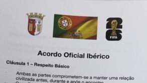 Acordo Ibérico colocado na mesa para os jogadores assinarem