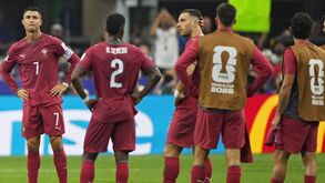 Jogadores portugueses no final do jogo frente à Espanha