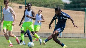 Esajas decidiu o jogo com a equipa B