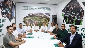 Equipa técnica à mesa com Tomaz Morais