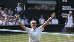 Karolina Muchova na final ao bater norte-americana Coco Gauff em Wimbledon
