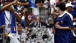 Dedo apontado a Infantino
