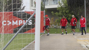 Jorge Jesus com Evandro Mota (os dois ao centro) na última passagem do treinador pelo Benfica