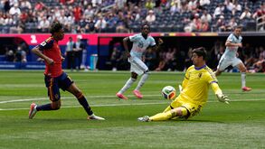 Courtois defende remate de Lamine Yamal no Espanha-Bélgica