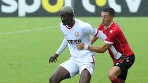 Djé D'Avilla com a camisola da U. Leiria