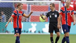 Clément Trupin no joga da Noruega-Inglaterra
