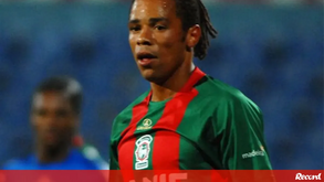 Manú com a camisola do Marítimo