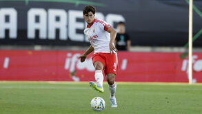 António Silva em ação frente ao Flamengo