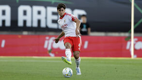 António Silva em ação frente ao Flamengo
