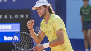 Jaime Faria vence Stan Wawrinka e segue para segunda ronda em Gstaad