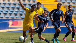 Chaves goleia Fafe em teste de preparação com Léo Alaba em campo