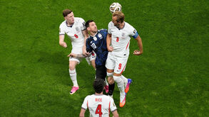Os jogadores em ação durante o Inglaterra-Argentina