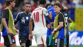 Bellingham e Barco desentenderam-se no final do jogo
