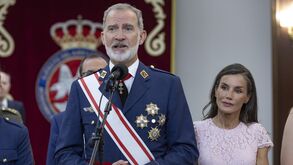 Rei Felipe VI ao lado da rainha Letizia