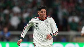Edson Álvarez associado ao Benfica