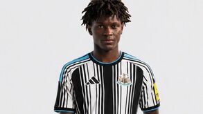 Afner Cá assina pelo Newcastle por cinco épocas