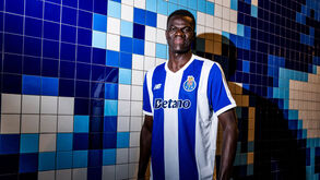 Mame Niang apresentado no FC Porto