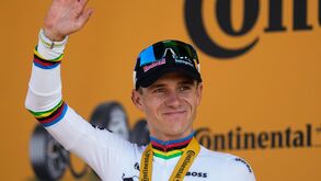 Remco Evenepoel vence segunda etapa consecutiva no Tour